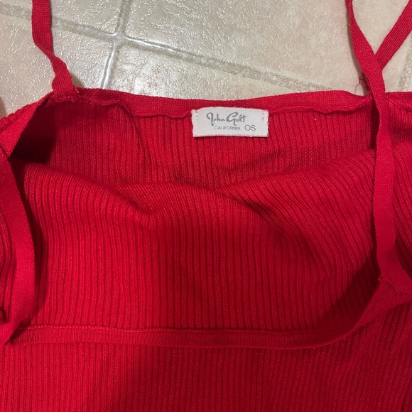 Red tank top - Picture 3 of 3